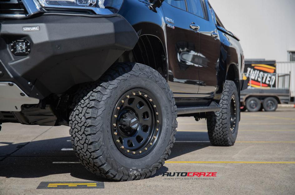 TOYOTA HILUX N80 4WD D LOCKER BLACK