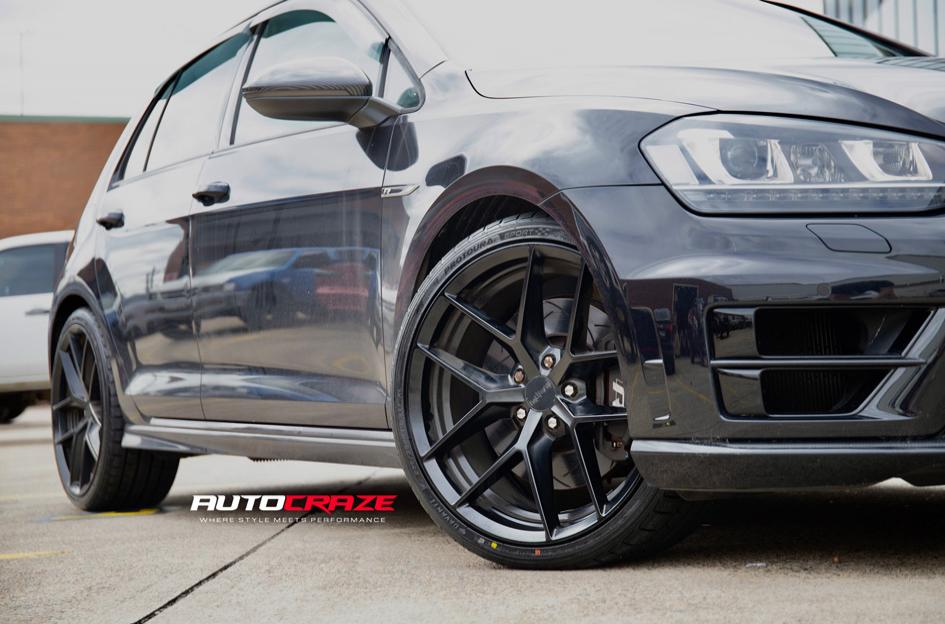 VOLKSWAGEN GOLF FLG MATTE BLACK