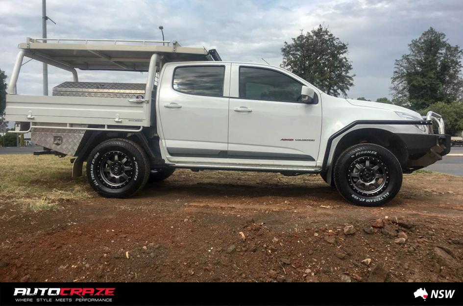 HOLDEN COLORADO TROPHY MATTE ANTHRACITE WITH BLACK RING