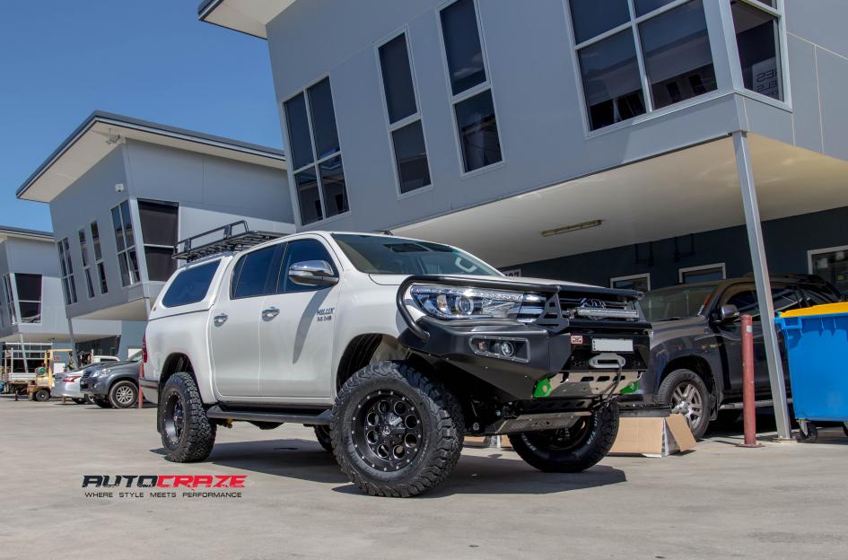 TOYOTA HILUX N80 4WD REVOLVER GLOSS BLACK WITH MILLED ACCENTS