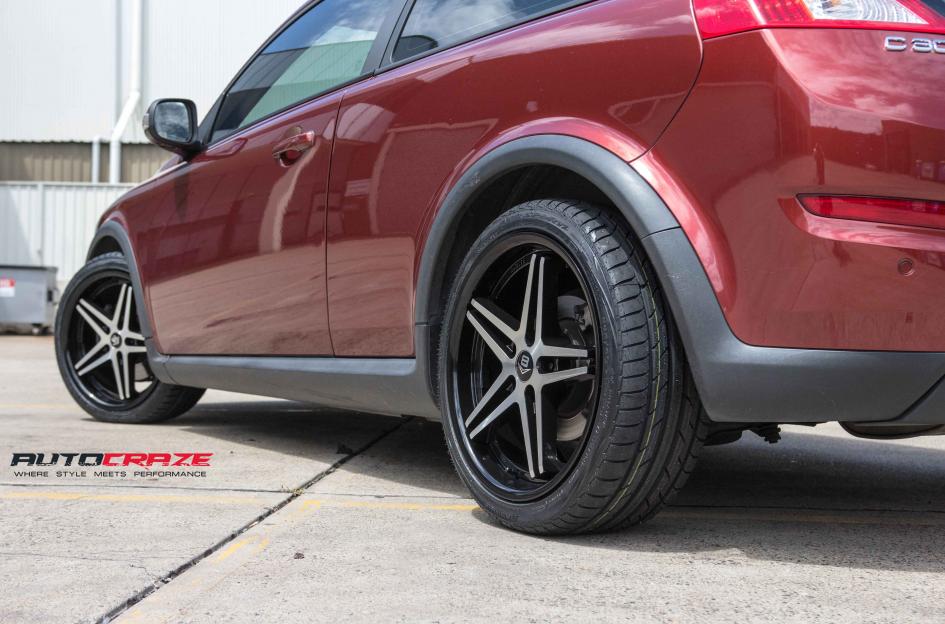 VOLVO C30 CONQUEST BLACK MACHINED FACE