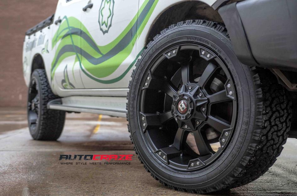 TOYOTA HILUX N70 4WD MORAX FLAT BLACK