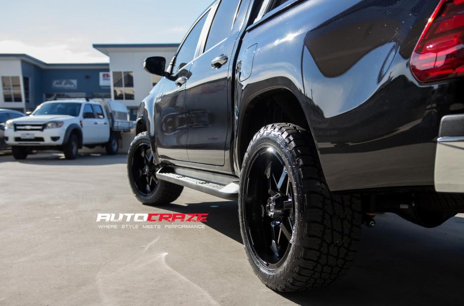 TOYOTA HILUX N80 4WD KNUCKLES GLOSS BLACK