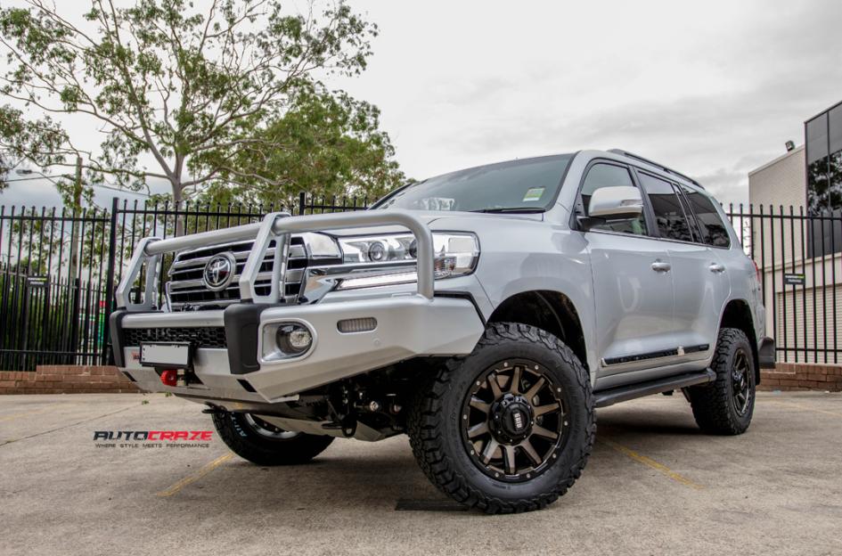 TOYOTA LANDCRUSIER GD05 BRONZE DARK TINT WITH MATTE BLACK