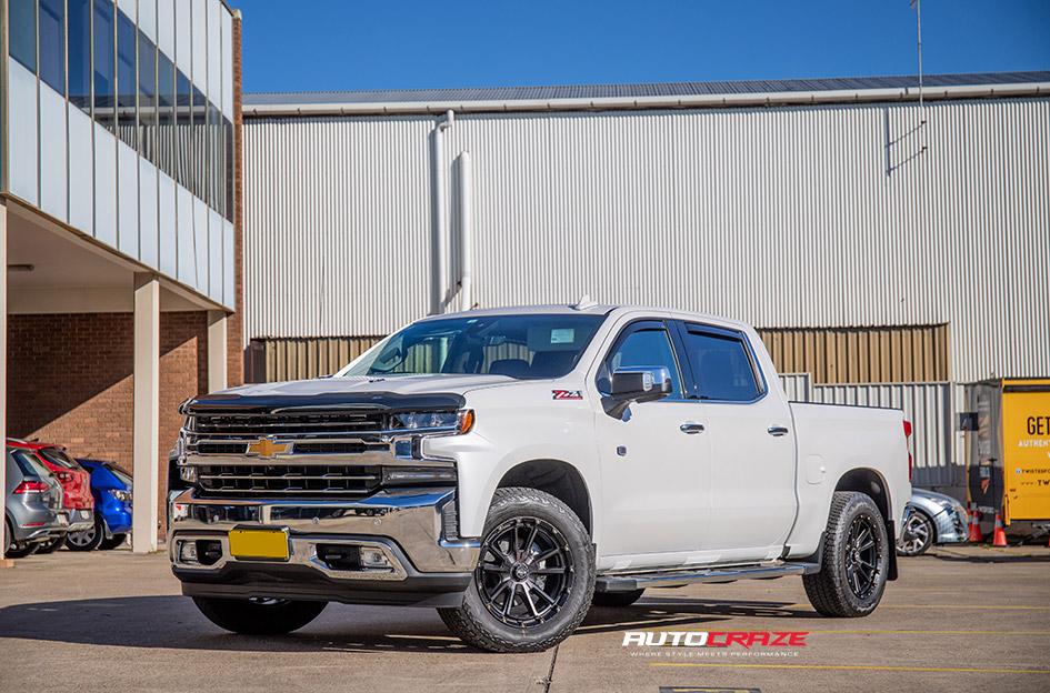 CHEVROLET-SILVERADO-SYNC-SATIN-BLACK