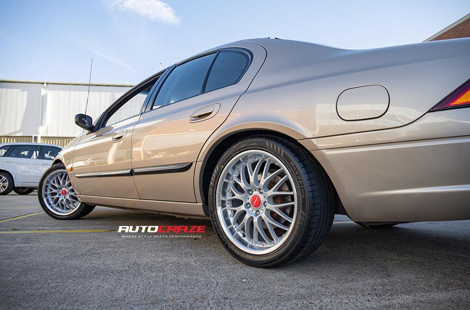 FORD-FALCON-ZR2-HYPER-SILVER