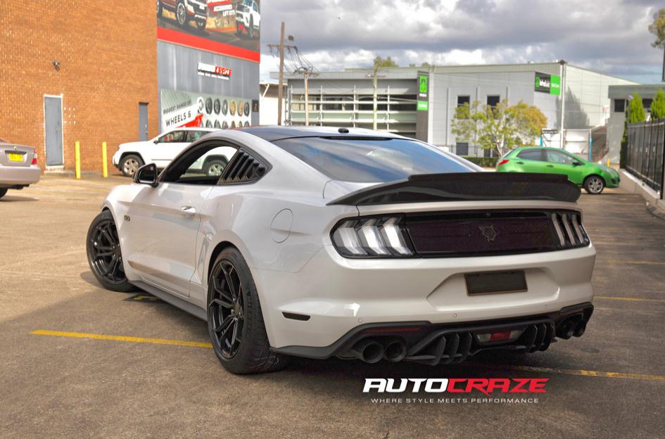 FORD MUSTANG SF08 FLAT BLACK