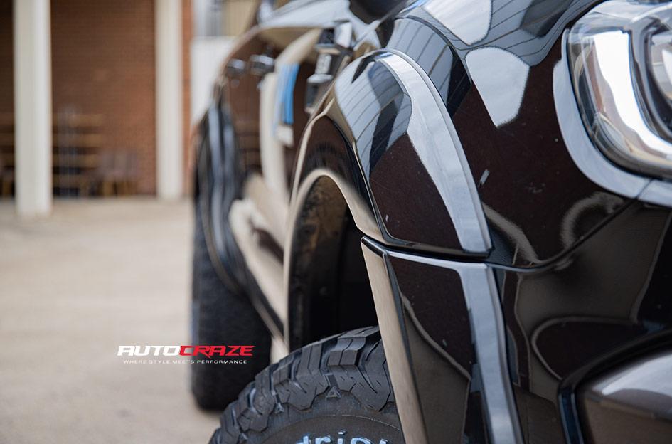 FORD-RANGER-STROKE-GLOSS-BLACK-BLUE-TINTED-CLEAR