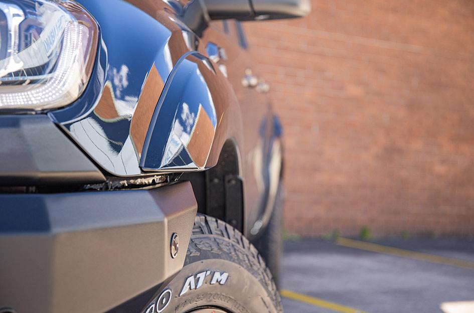 FORD-RANGER-STROKE-GLOSS-BLACK-W-CANDY-RED