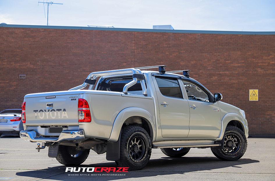 TOYOTA HILUX N70 4WD HURRICANE SATIN BLACK