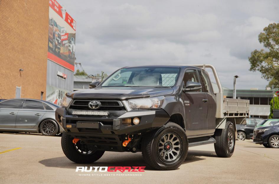 TOYOTA-HILUX-4WD-VICTIM-GUNMETAL-BLACK-RING