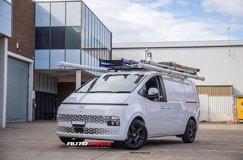 HYUNDAI STARIA REBEL SATIN BLACK PIPED