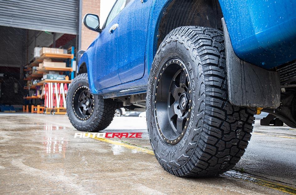 MITSUBISHI TRITON PODIUM SATIN BLACK 