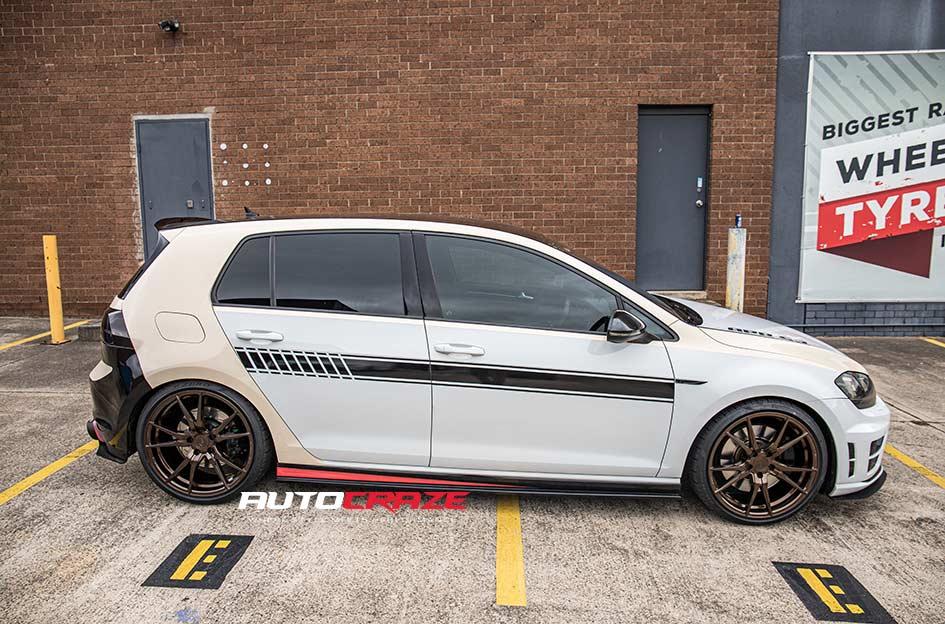 VOLKSWAGEN GOLF SF06 BRONZE