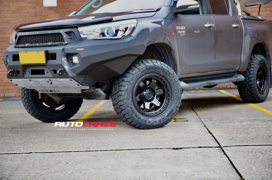 TOYOTA HILUX 4WD BLOCK MATTE BLACK