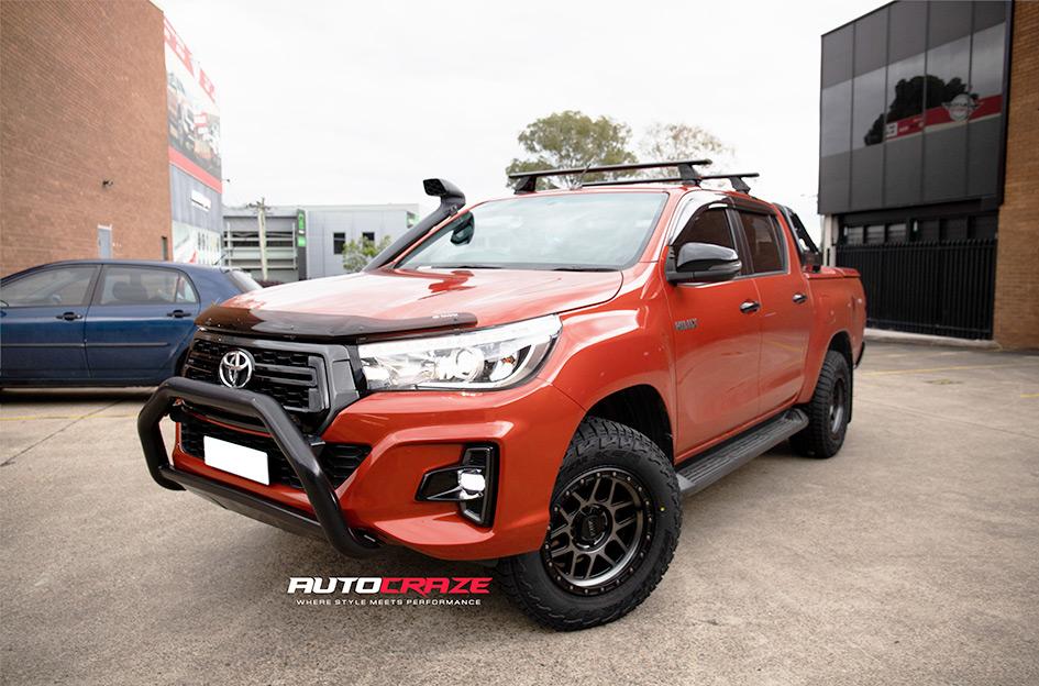 TOYOTA HILUX 4WD MESA KM544 SATIN BLACK GREY TINT