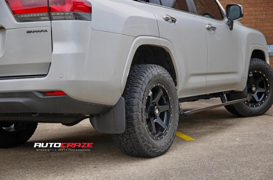 TOYOTA LANDCRUISER PHILIDELPHIABLACK MATTE FRONT MILLED