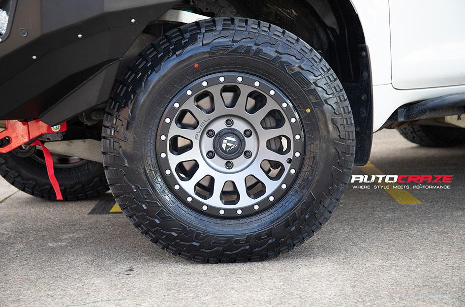 TOYOTA-LANDCRUISER-VECTOR-MATTE-GUN-METAL