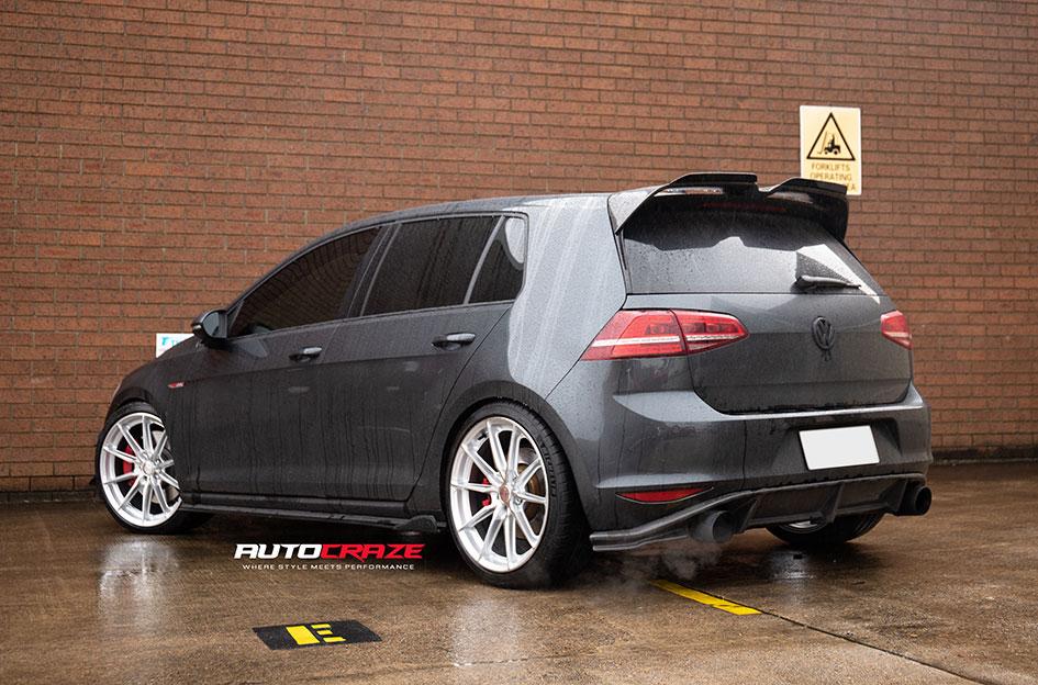 VOLKSWAGEN-GOLF-ZR6-POLISHED-SILVER