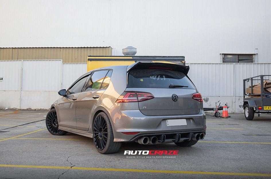 VOLKSWAGEN GOLF BUC MATTE BLACK