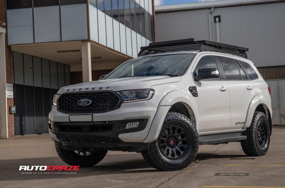 FORD EVEREST VICTIM MATTE BLACK