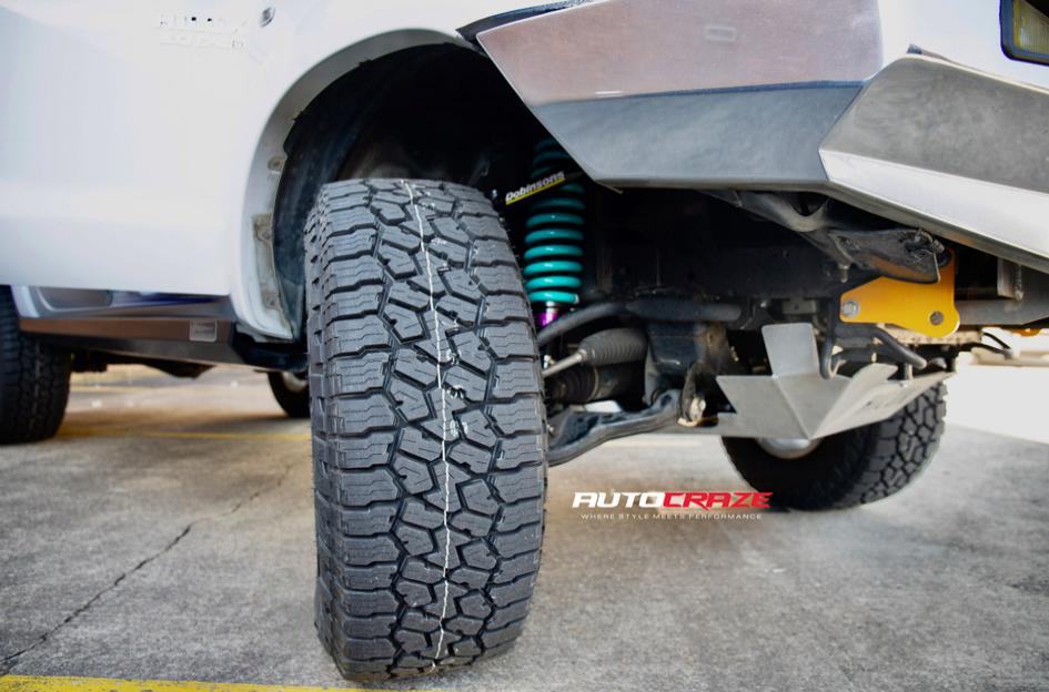 TOYOTA HILUX N70 4WD VECTOR BLACK MACHINED