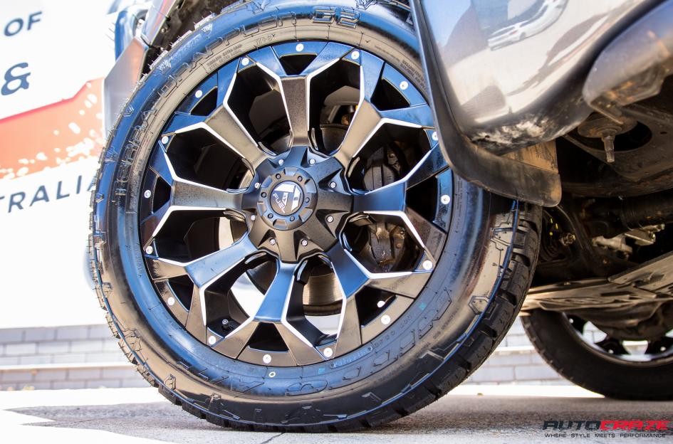 TOYOTA-PRADO-ASSAULT-GLOSS-BLACK-MILLED-ACCENTS