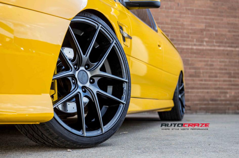 HOLDEN-COMMODORE-TARGA-BLACK---MACHINED-WITH-DOUBLE-DARK-TINT