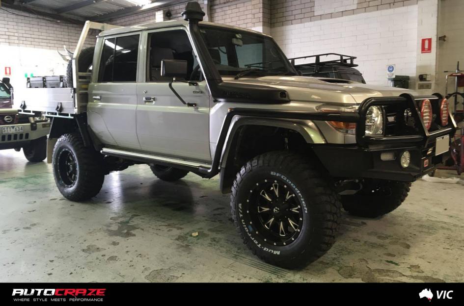 TOYOTA LANDCRUSIER THROTTLE GLOSS BLACK MILLED ACCENTS