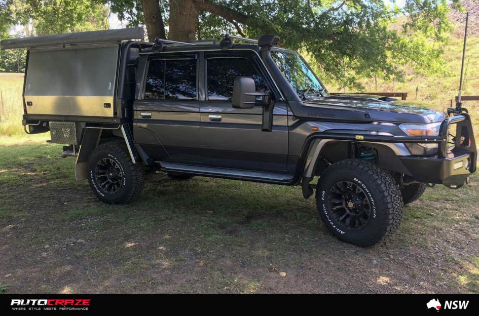 TOYOTA LANDCRUSIER VAPOR BLACK MACHINED WITH DARK TINT