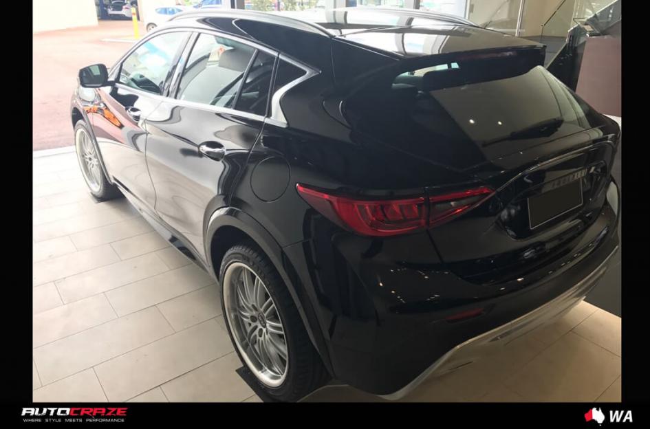 INFINITI-QX30-OX947A-HYPER-SILVER-MACHINE-LIP