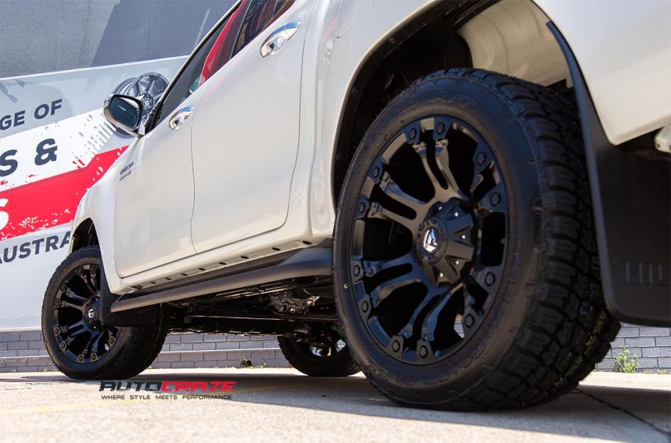 TOYOTA HILUX N80 4WD VAPOR MATTE BLACK