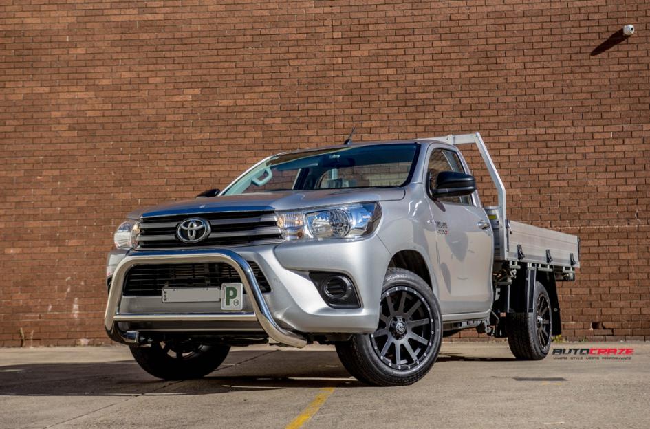 TOYOTA HILUX N70 4WD HEIST SATIN BLACK