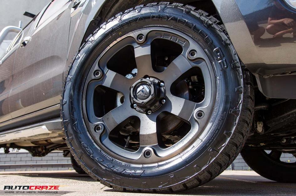 FORD RANGER BEAST BLACK MACHINED WITH DARK TINT