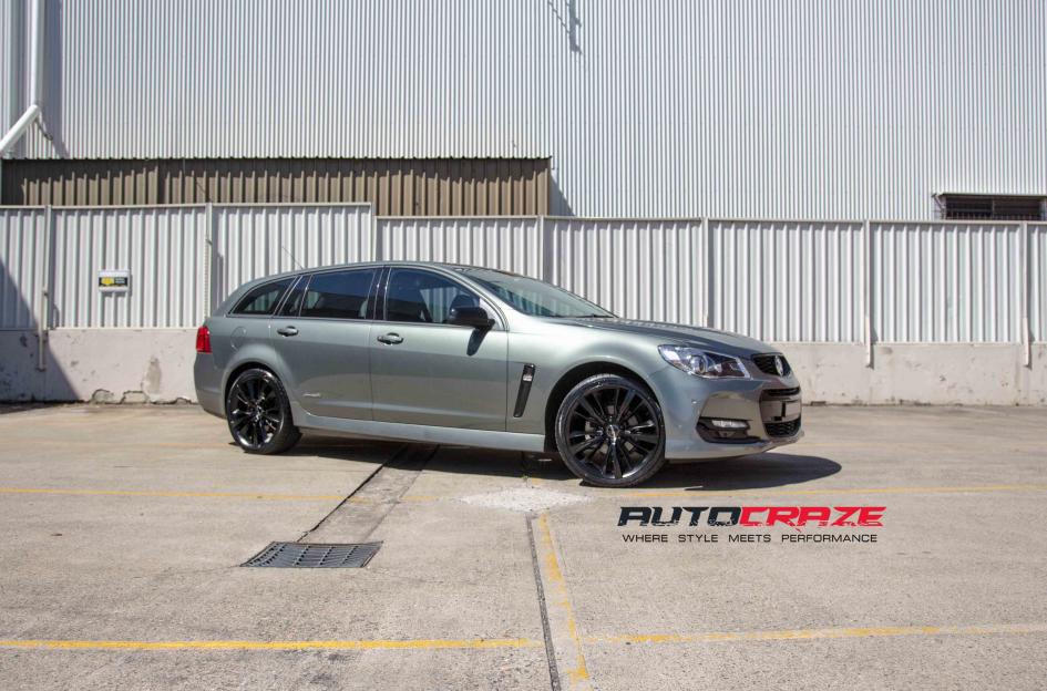 HOLDEN-COMMODORE-KAPTIVE-SATIN-BLACK