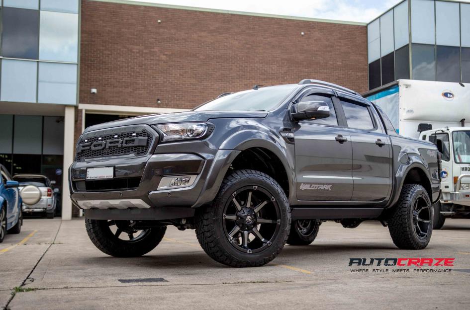 FORD RANGER COUPLER BLACK MACHINED WITH DARK TINT 8