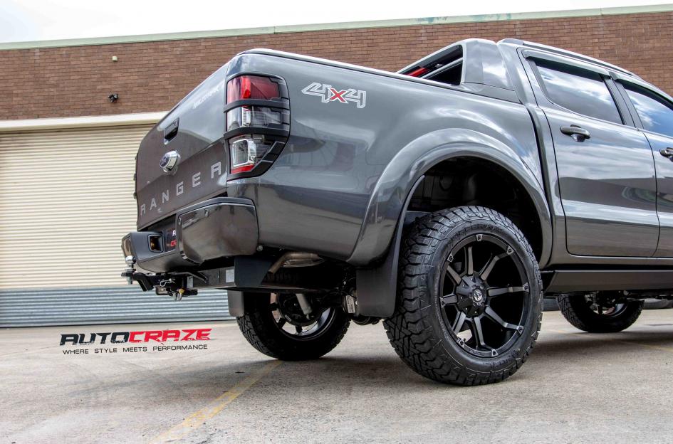 FORD RANGER COUPLER BLACK MACHINED WITH DARK TINT 8