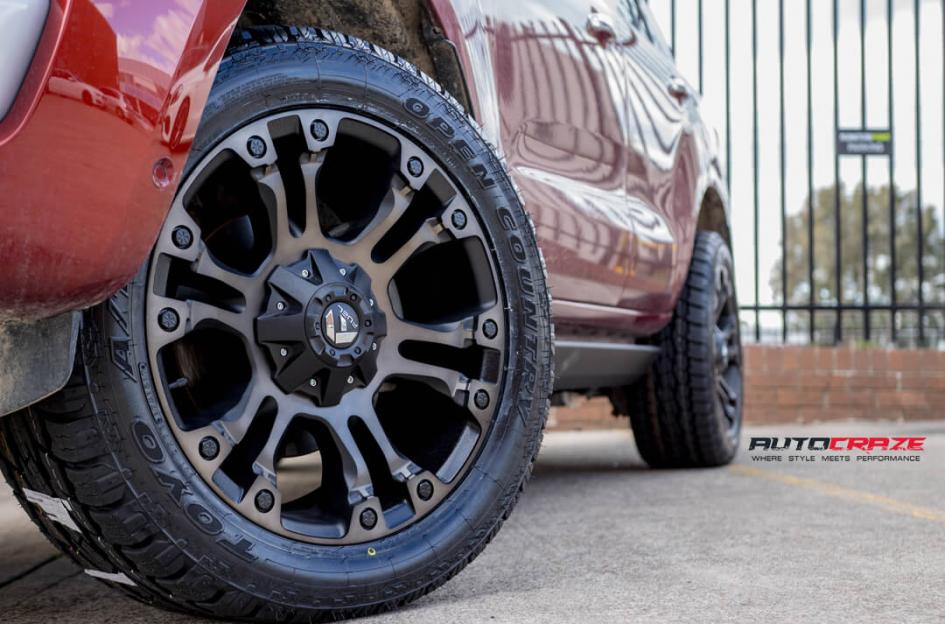 FORD EVEREST VAPOR BLACK MACHINED WITH DARK TINT