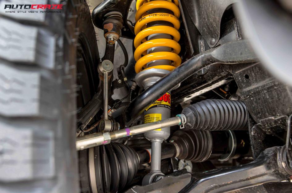 TOYOTA HILUX N80 4WD THROTTLE GLOSS BLACK MILLED ACCENTS