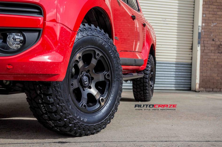 HOLDEN COLORADO BEAST BLACK MACHINED WITH DARK TINT
