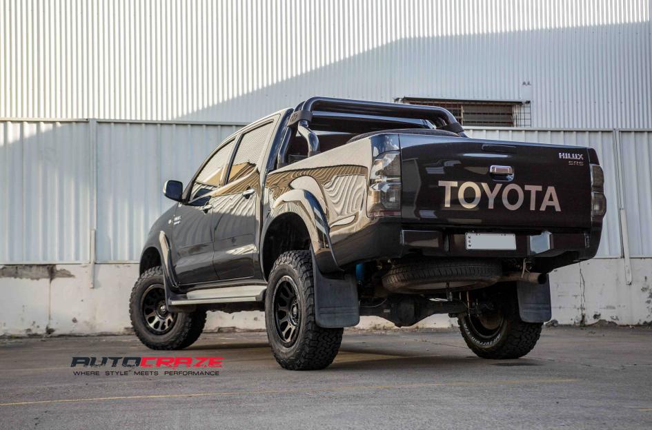 TOYOTA HILUX N70 4WD VECTOR MATTE BLACK