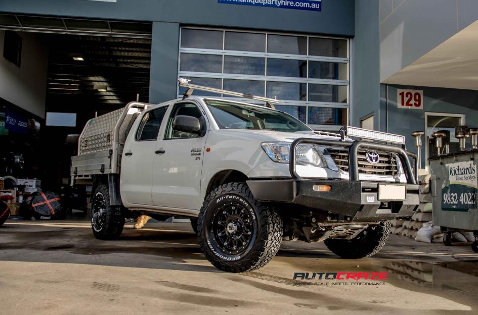 TOYOTA HILUX N70 4WD HOSS XD GLOSS BLACK