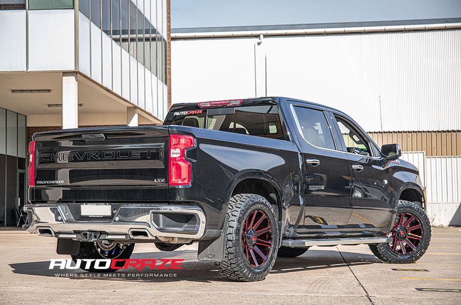 CHEVROLET SILVERADO CONTRA GLOSS BLACK CANDY RED