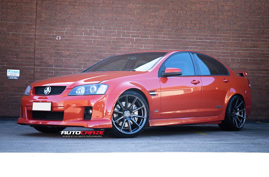 HOLDEN COMMODORE VF SF04 SILVER 