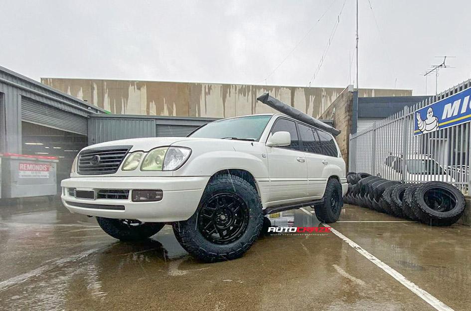 LEXUS-LX-470-KM544-MESA-SATIN-BLACK-GLOSS-BLACK-LIP