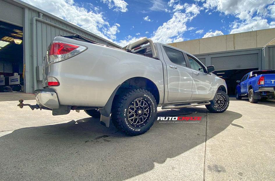MAZDA BT 50 VEGAS GLOSS BLACK MILLED 