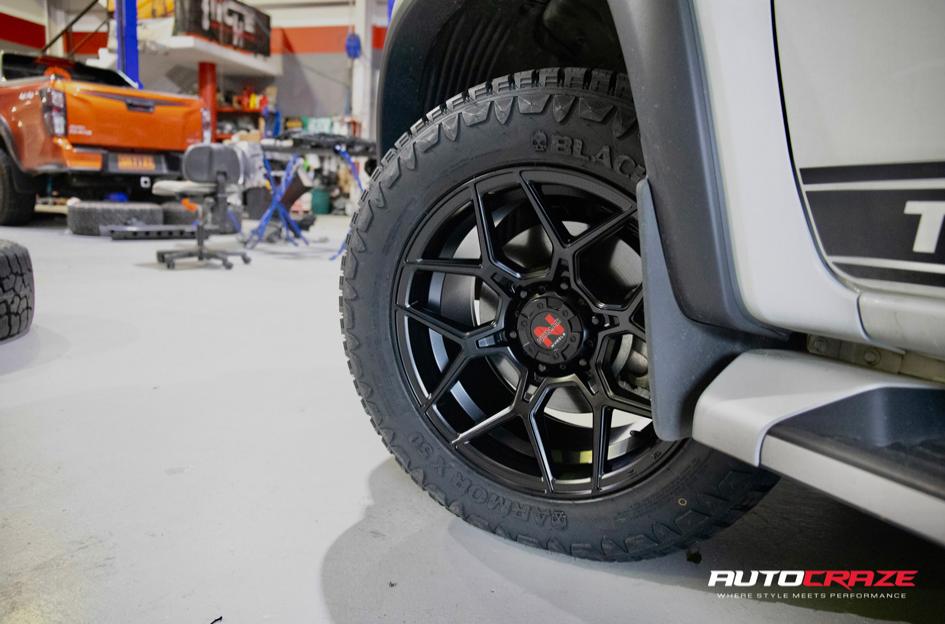 MITSUBISHI TRITON SABBATH MATTE BLACK