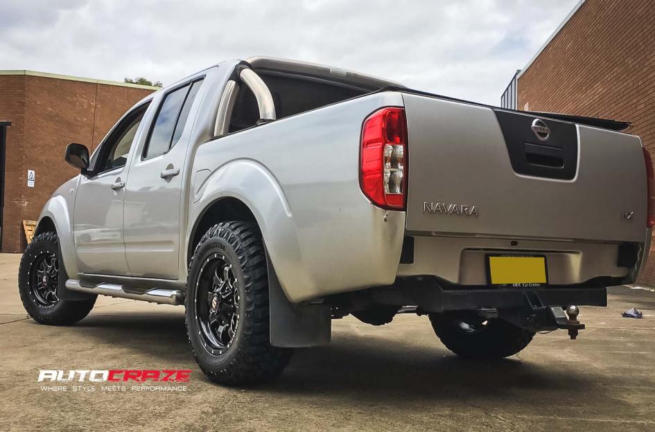 NISSAN NAVARA ANVIL GLOSS BLACK MILLED ACCENTS