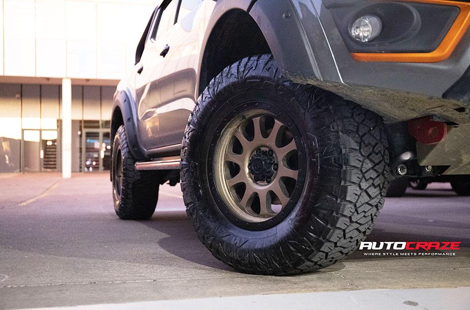 NISSAN NAVARA HURRICANE SATIN BRONZE BLACK LIP