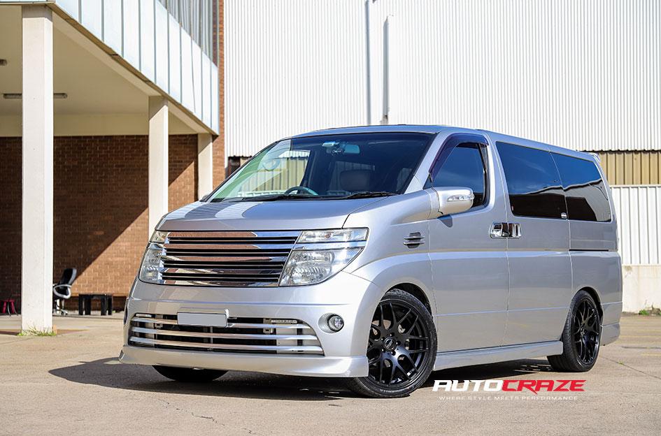 NISSAN ELGRAND M SPEC MATTE BLACK